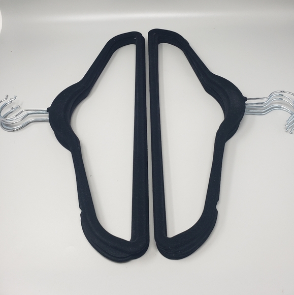 10 Velvet Hangers - Picture 7 of 8